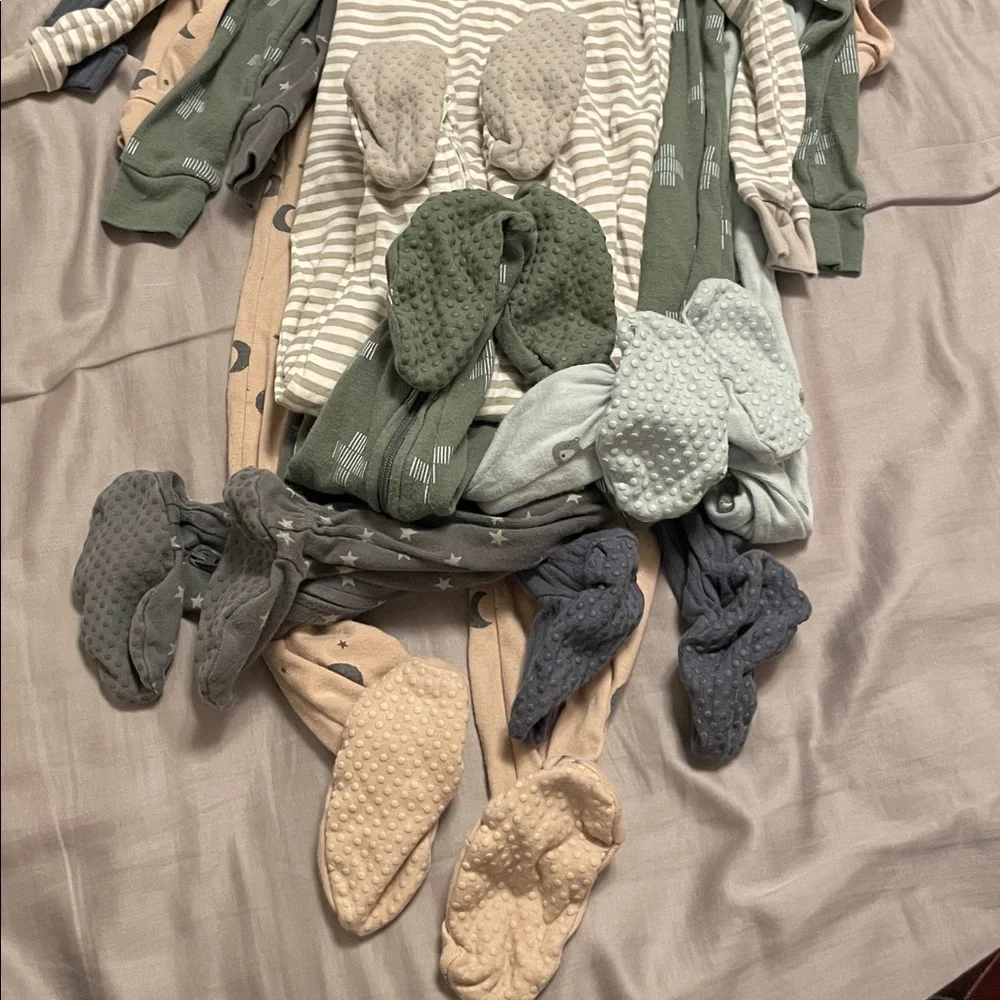 6 cloud Island long sleeves 2 way zipper footed onesies